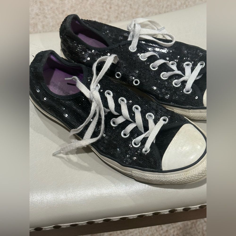 Converse Tennis Sneakers